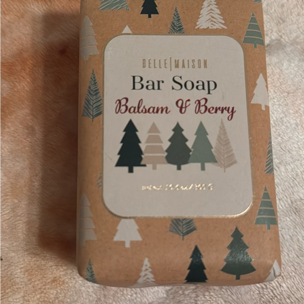 Balsam & Berry Bar Soap - Green and Cream